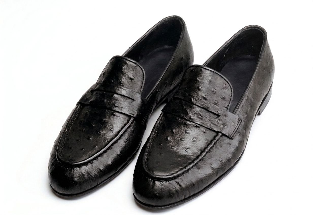 Textured  loafers: