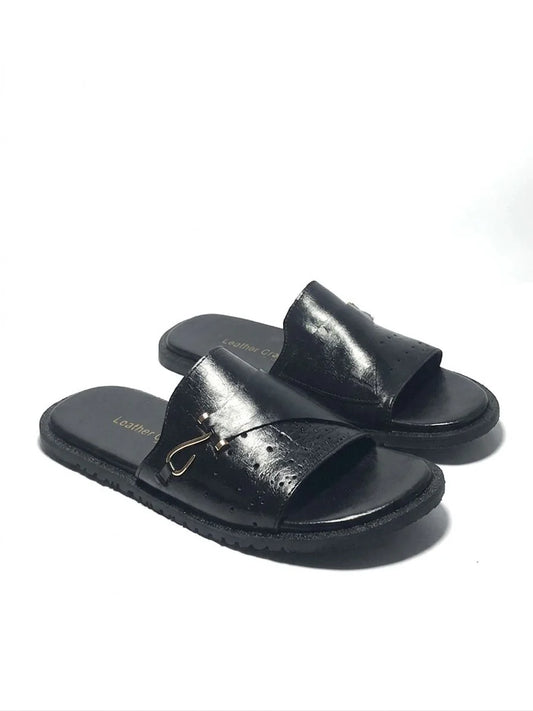 Black Leather Buckle Chappal